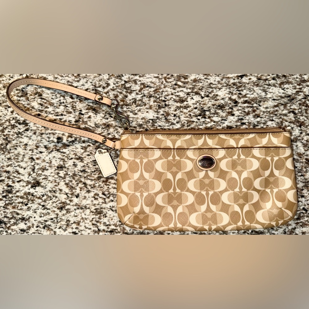 Coach Signature Peyton Dream C Go-Go Wristlet / Wallet - neutral colorway 🐚 - Picture 8 of 15